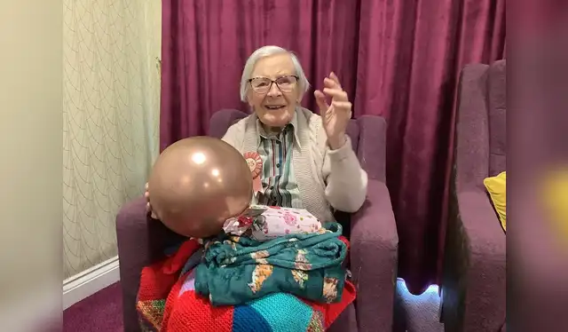  Kathleen destaca cómo ha llegado a vivir 105 años gracias a su peculiar enfoque de la vida, que incluye consumir cerveza Guinness y no casarse   