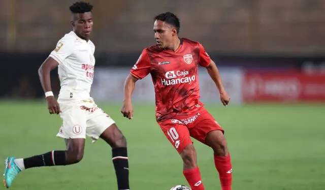  Con camiseta de Sport Huancayo, Marcos Lliuya tuvo la oportunidad de disputar varias ediciones de la Copa Sudamericana. Foto: Imago    