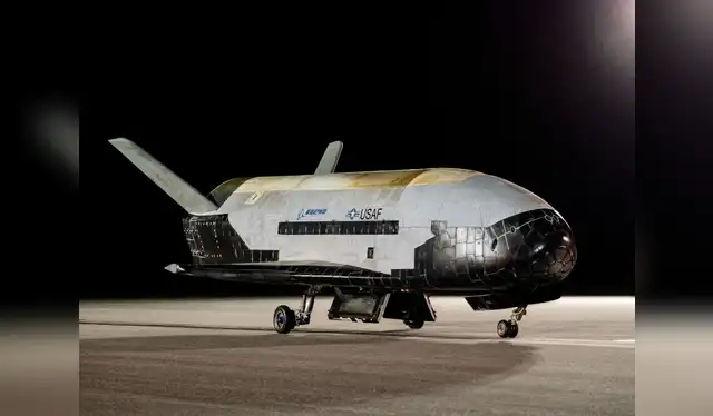  Gracias a su diseño, el X-37B puede desarrollar maniobras complejas en el espacio. Foto: El Confidencial   