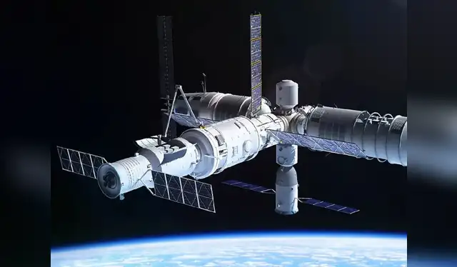  China avanza en el objetivo de liderar la carrera en el espacio. Muestra de ello, es el lanzamiento de la base espacial Tiangong. Foto: Excélsior   