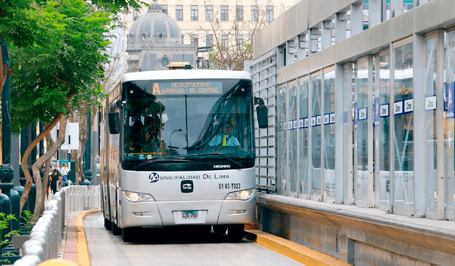 La ruta A desvió su recorrido por la avenida Alfonso Ugarte, con una sola parada en la estación Quilca. En tanto, la ruta C solo llegará hasta estación Central. Foto: ATU   