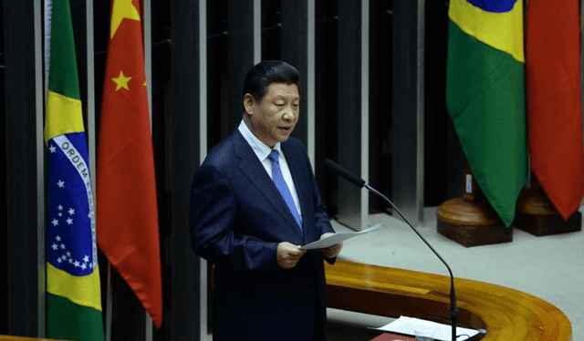 El presidente chino, Xi Jinping, pronuncia un discurso en el Congreso Nacional de Brasil en la capital del país sudamericano, Brasilia, el 16 de julio de 2014.   