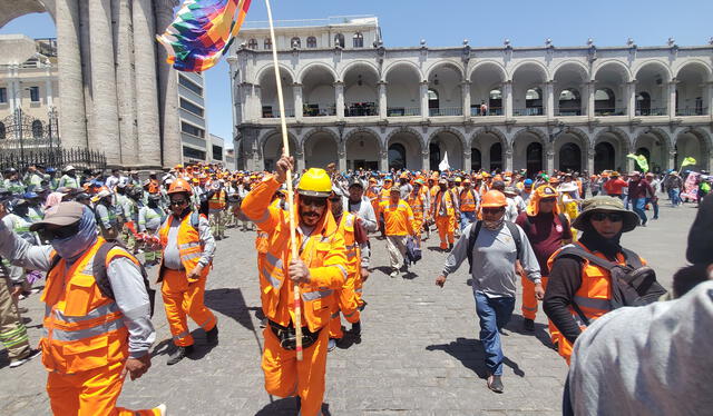 Tras la muerte de 24 dirigentes del gremio, los obreros han salido a protestar exigiendo medidas efectivas contra la delincuencia. Foto: Leonela Aquino   