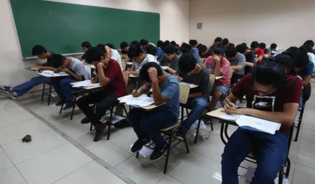 Para estudiar una carrera en la UNI primero debes aprobar un examen de admisión. Foto: Andina   