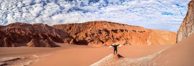  San Pedro de Atacama, en Chile, también figura en la lista de destinos recomendados, ofreciendo paisajes surrealistas y experiencias únicas en el desierto más seco del mundo. Foto: Chile Travel   