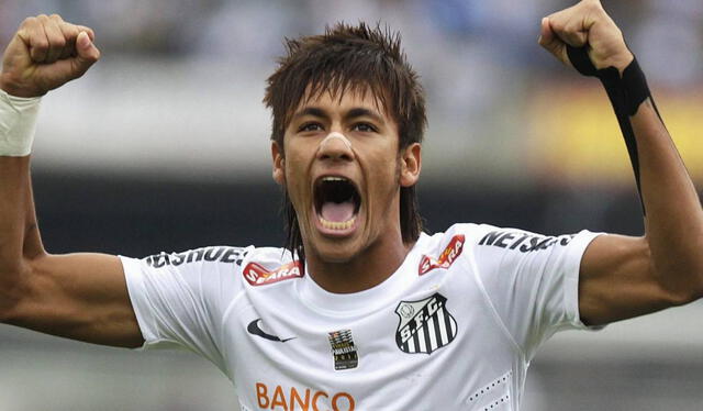  Neymar jugó en Santos de 2009 a 2013 y ganó una Copa Libertadores y una Recopa Sudamericana. Foto: EFE    