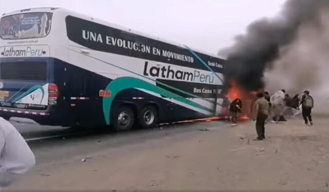  Pasajeros salvan de morir. Foto: captura de pantalla/ Alerta Perú    