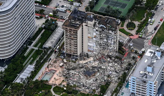 En una zona exclusiva de Miami, parte de este lujoso edificio colapsó causando conmoción en EEUU. Foto: AFP   