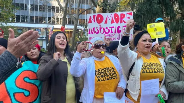 Estos trabajadores son esenciales en sectores como la construcción y servicios, pero carecen de seguros de desempleo. Las demandas de un fondo de emergencia se hacen cada vez más necesarias. Foto: El Diario NY   