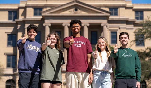 Universitarios de la Universidad de Texas. Foto: University of Texas   