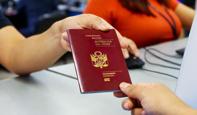  El pasaporte peruano tiene un costo de 32.20 dólares, equivalente a 120.90 soles. Foto: Perú Retail   