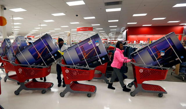 Productos en descuento en Black Friday. Foto: ABC   