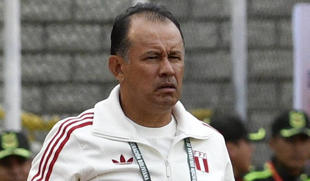  Juan Reynoso dirigió a la selección peruana desde agosto de 2022 hasta diciembre de 2023. Foto: AFP    