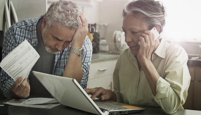 Cuando se trata de fraudes, los adultos mayores son un objetivo frecuente. Foto: AARP.   