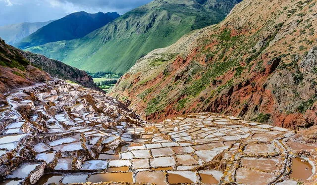  Maras es famoso por sus minas de sal y considerada una maravilla cultural y natural   