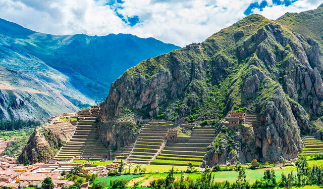  Ollantaytambo es un atractivo destino turístico, considerado como el pueblo más importante en la época de los incas.   