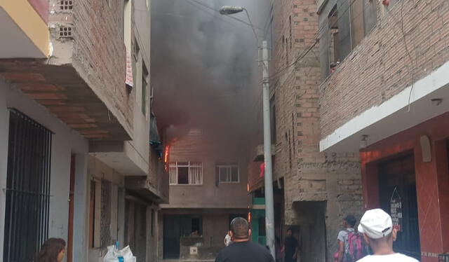 El siniestro se registró en el segundo piso de una vivienda. Foto: Dayana Huerta.   