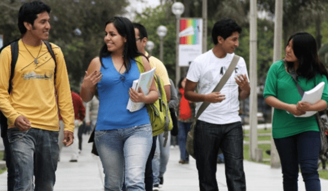 Entre las carreras peor remuneradas se encuentran Obstetricia, Educación Inicial y Lingüística y Literatura. Foto: Difusión.   