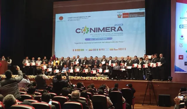  El joven participó en el XXV Conimera 2023, organizado por el Colegio de Ingenieros del Perú. Foto: LinkeIn.   