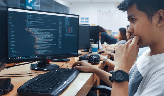  Las carreras relacionadas a las tecnologías de la información y comunicación dominarán el mercado laboral. Foto: Gana Más.   