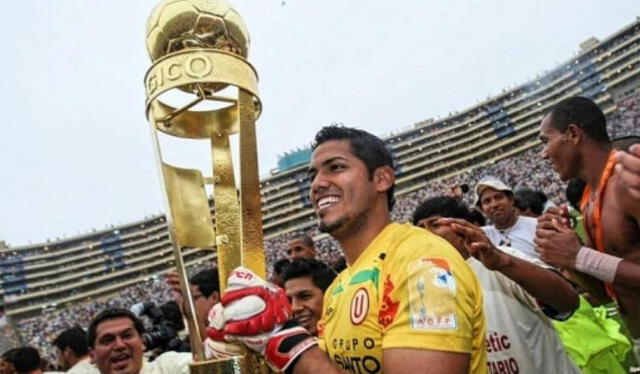  Raúl Fernández ganó el título nacional con Universitario en 2009, así como el Torneo Apertura en 2008 y 2016 con camiseta ‘crema’. Foto: Movistar Deportes    