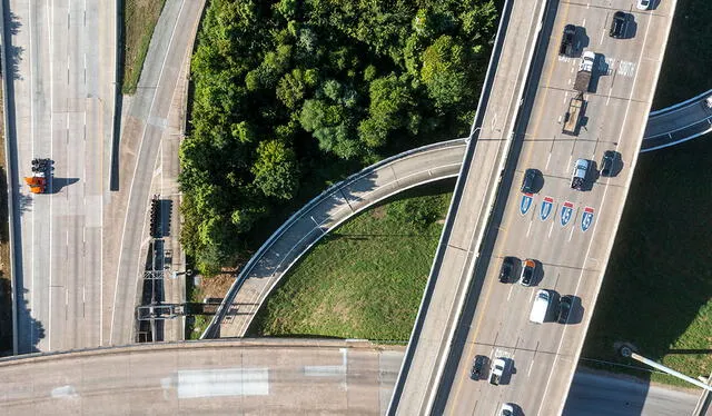 El volumen de tráfico en la I-5, junto a un alto índice de accidentes, complica la circulación, convirtiendo el viaje en una experiencia difícil y estresante para los conductores. Foto: Los Angeles Times   