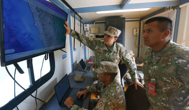 Ejército del Perú, ejercito del Perú, primer mujer en el ejercito del peru, comandante del ejercito del peru