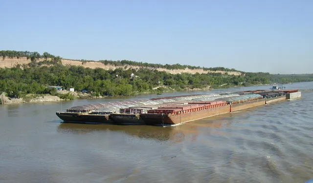  Hidrovía Paraná-Paraguay: el negocio de los recursos de América Latina. Foto: Ecología Política.    