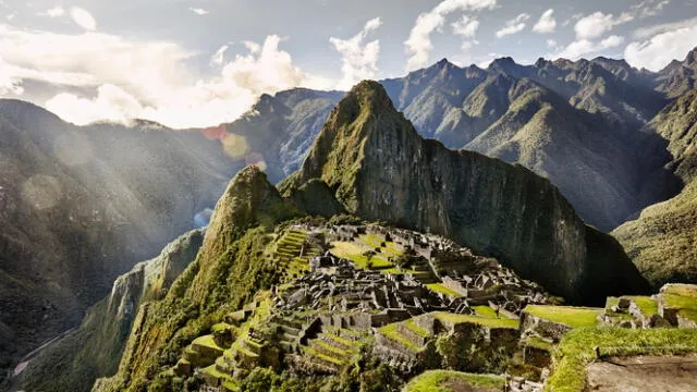  Los incas abandonaron Machu Picchu después de la invasión española. Foto: Perurail.    