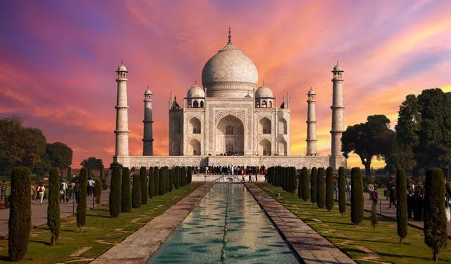  Se necesitaron 20.000 trabajadores y tardaron 22 años para completar el Taj Mahal, el cual está hecho de mármol. Foto: National Geographic.  