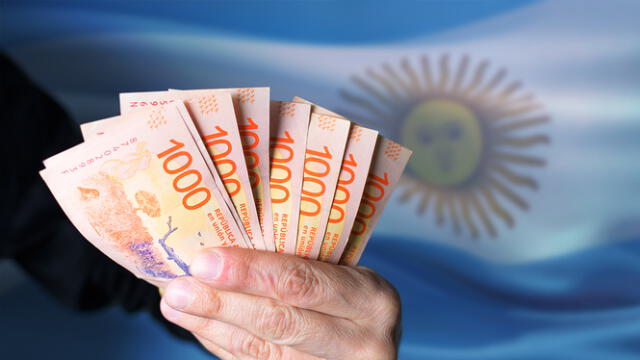  La mejor moneda del 2024 es el peso argentino, según un informe de GMA Capital. Foto: CriptoNoticias   