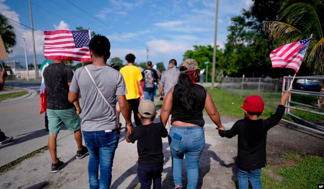  Alcaldes de varios estados de EE. UU. han levantado su voz para apoyar a los inmigrantes que tienen temor a ser deportados por Donald Trump. Foto: Voz de América   