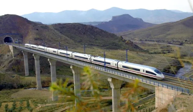  Este proyecto tiene su origen en 2013, cuando el expresidente de Bolivia, Evo Morales, consideró la construcción de un ferrocarril que conectara los océanos Atlántico y Pacífico. Foto: Logística 360.    