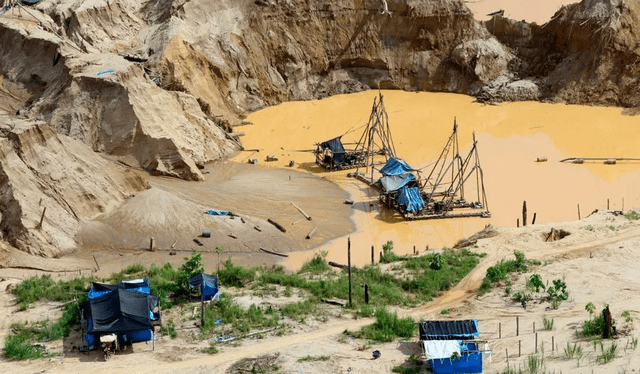  La minería ilegal en Madre de Dios, una de las zonas con mayor riqueza natural del país, ha dejado una catástrofe ambiental y social. Foto: Actualidad ambiental.    