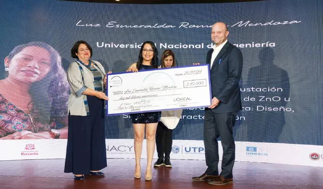  A los 37 años, la doctora Luz Esmeralda Román recibió el prestigioso premio regional UNESCO destinado a destacar el trabajo de las mujeres en la investigación científica. Foto: Andina   