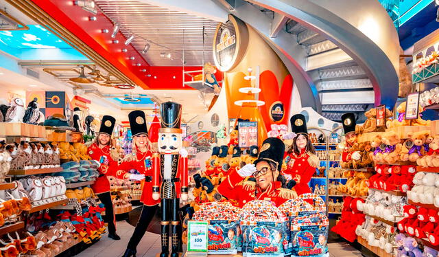  La histórica FAO Schwarz, un lugar donde generaciones han encontrado la magia de la infancia y la nostalgia de momentos inolvidables en Nueva York. Foto: FAO Schwarz    