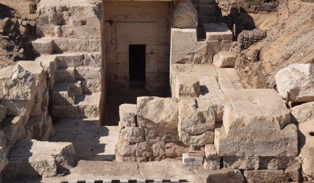  Arqueólogos descubren entrada a templo griego antiguo en Egipto, revelando conexiones históricas únicas. Foto: Marcus Müller   