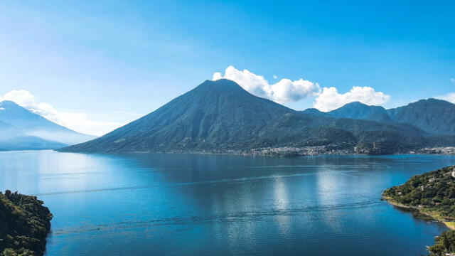  Samabaj, conocida como la "Atlántida maya", está sumergida en el lago de Atitlán en Guatemala. Foto: Travel With eyes   