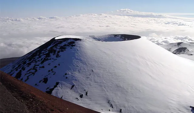  Mauna Kea alberga 12 observatorios en su cima, incluyendo dos de los más grandes telescopios ópticos del mundo. Foto: Guide du Routard.    