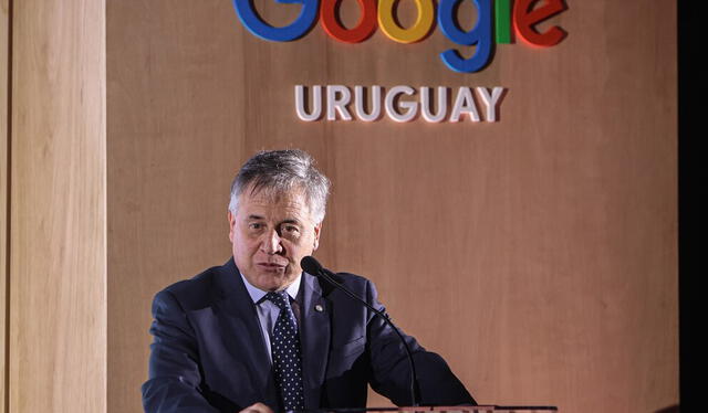  Omar Paganini, canciller uruguayo, en la inauguración de las obras del Data Center de Google el pasado 29 de agosto, en el Parque de las Ciencias. Foto: EFE/ Gastón Britos.    