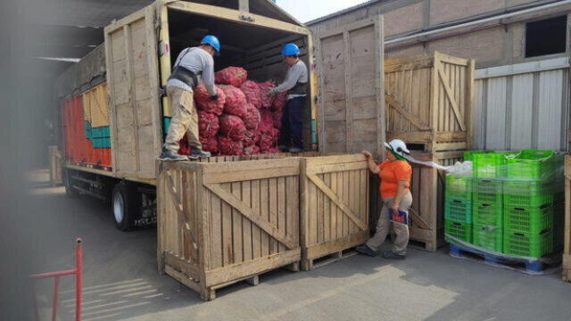  Distribución de papa de Agrohuillca. Foto: cortesía de Efraín Ticlla 