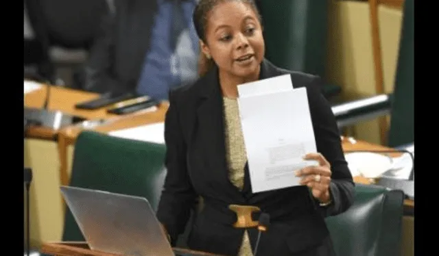 La ministra de Asuntos Jurídicos de Jamaica, Marlene Malahoo Forte, impulsa el debate sobre la soberanía nacional. Fuente: Jamaica Observer   