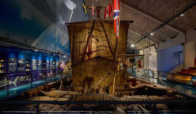  Heyerdahl y su equipo navegaron desde el Callao hasta la Polinesia en una balsa construida con materiales y técnicas ancestrales. Foto: Museo Kon-Tiki   