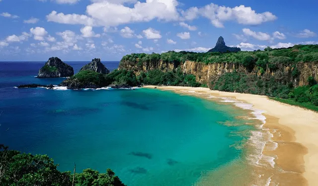  Desde hace décadas, la Playa de Sancho es considerada la mejor playa de Brasil por diversos medios especializados. Foto: El Patagónico.    