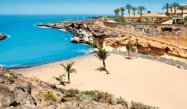  Conocida por la calma de sus olas y sus aguas frías, la playa El Paraíso hace honor a su nombre. Foto: TUI.    