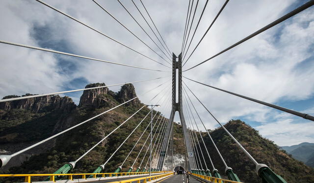  La construcción del Puente Baluarte se culminó tras 4 años de obras. Participaron 1.500 trabajadores. Foto: Escapadas México desconocido.    