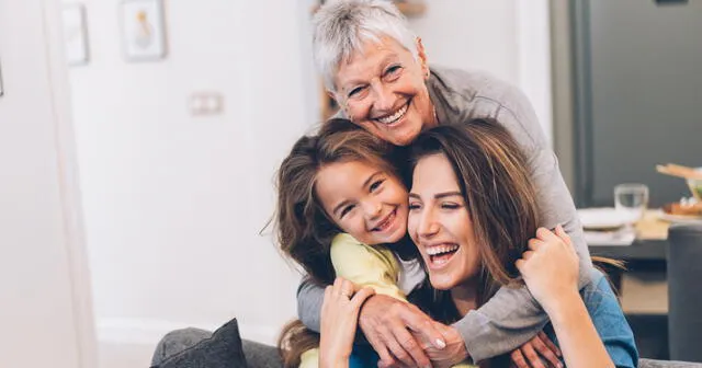  La tradición del uso de los dos apellidos refuerza la equidad entre ambos padres e impulsa el reconocimiento de la mujer en la familia. Foto: Guía Infantil   