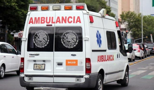 Imagen referencial de una ambulancia en México. Foto: Reforma   