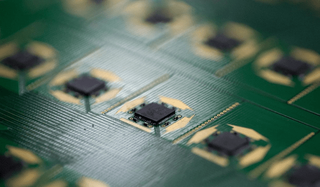  El posible dominio de China en la producción de semiconductores se reflejará en la basta producción de herramientas de alta tecnología. Foto: CNN   