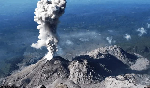  Una erupción volcánica ocurre cuando el magma del interior de la Tierra sube y emerge en la superficie. Foto: Geology Science.    